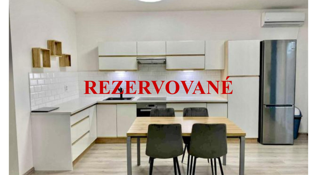 Príjemný rodinný dom v Malých Levároch na PREDAJ