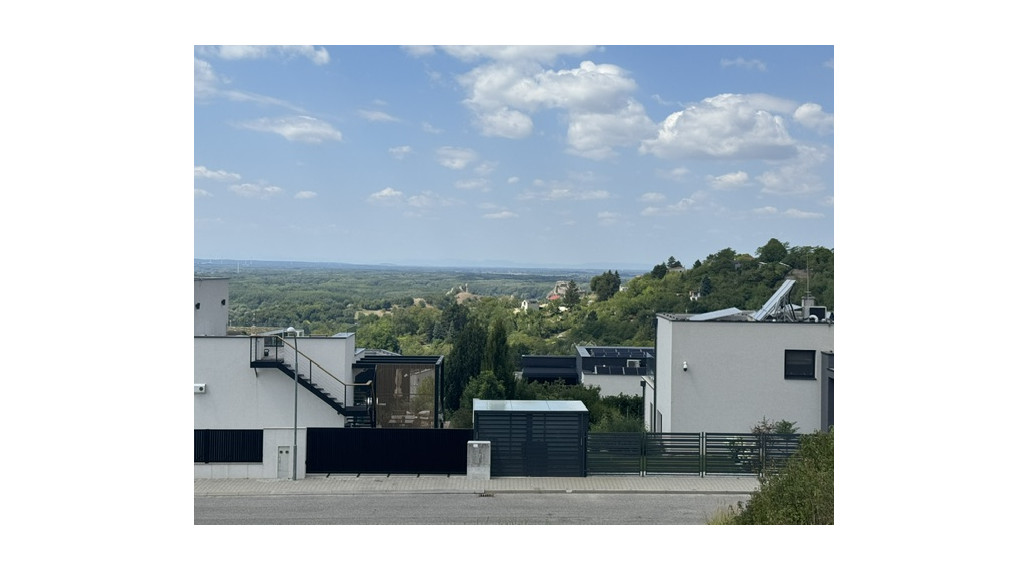 Exkluzívny pozemok s výhľadom na hrad Devín