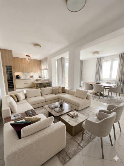 VEĽKORYSÝ 4-IZBOVÝ BYT NA KRAMÁROCH – 100 m², LOGGIA, ZELEŇ A PARKOVANIE
