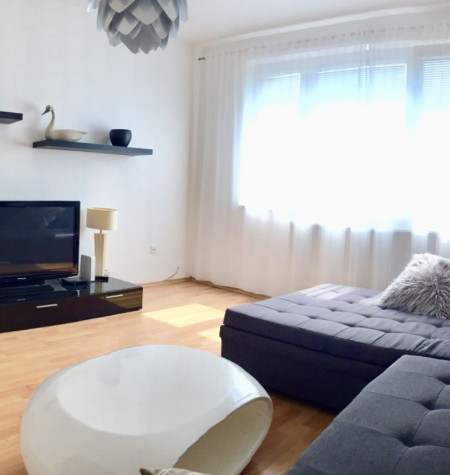NOVO ZREKONŠTRUOVANÝ KOMPLETNE ZARIADENÝ 4-IZB. BYT S LOGGIOU ČAKÁ NA PRVÉHO NÁJOMCU,PRTRŽALKA-WOLKROVA UL