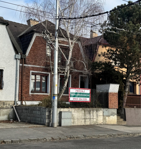 Dom s ateliérom na bývanie aj podnikanie - Patrónka