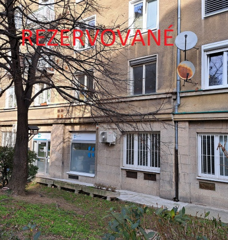VEĽKÝ NEBYTOVÝ PRIESTOR V STAROM MESTE, POVRAZNÍCKA UL., 264 M2, PRÍZEMIE - VÝBORNÁ LOKALITA