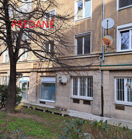 VEĽKÝ NEBYTOVÝ PRIESTOR V STAROM MESTE, POVRAZNÍCKA UL., 264 M2, PRÍZEMIE - VÝBORNÁ LOKALITA