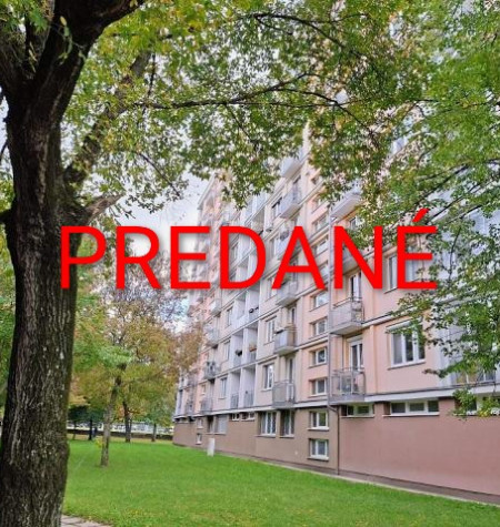 HĽADÁTE KOMFORNTÉ BÝVANIE V OBĽÚBENEJ ČASTI RUŽINOVA ? PONÚKAME NA PREDAJ 3-IZB.BYT NA KOMÁRNICKEJ UL. , ŠTRKOVEC