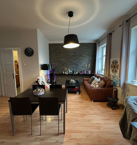 Predaj nadčasového  2-izbového  bytu po kompletnej rekonštrukcii v srdci Starého Mesta – Dobrovského ul.