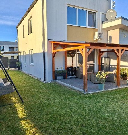 Rodinný dom, ktorý má všetko: priestor, záhradu, parking aj kľud pre rodinné bývanie