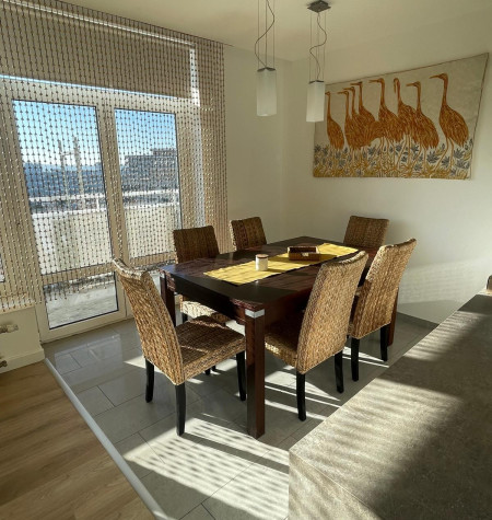 Prenájom moderného 2-izbového bytu s terasou a parkovaním