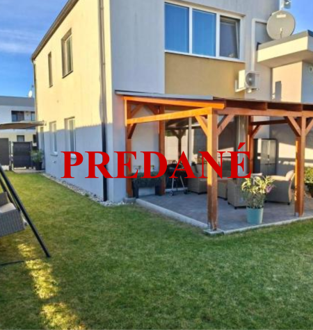 Rodinný dom, ktorý má všetko: priestor, záhradu, parking aj kľud pre rodinné bývanie