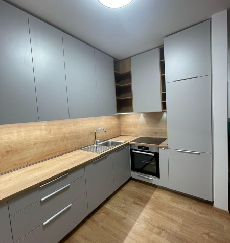 Predaj 2-izbového bytu s loggiou, pivnicou a parkovaním – projekt Zelené Záluhy