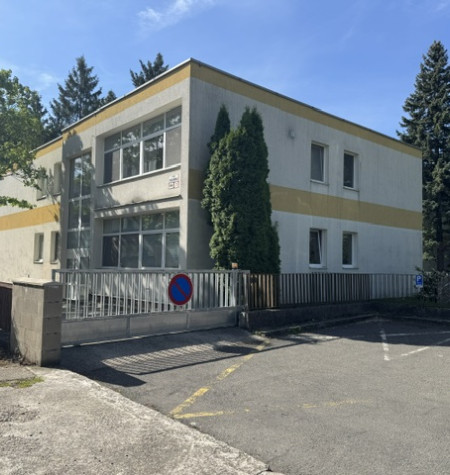 Zrekonštruované priestory na zdravotníctvo, služby, kancelárie !