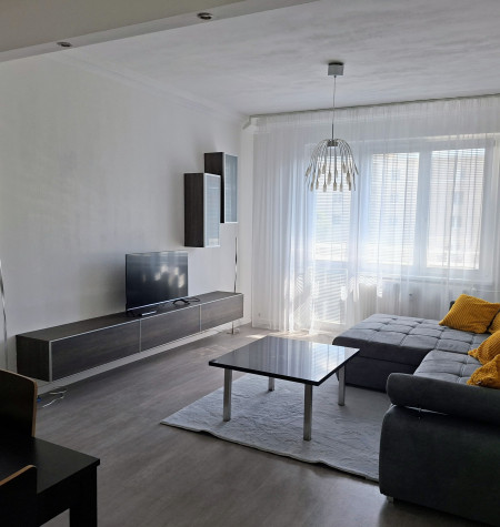 MODERNÝ 2,5-IZBOVÝ ZREKONŠTRUOVANÝ BYT, UL. ČESKOSL.PARAŠUTISTOV, MODERNE ZARIADENÝ