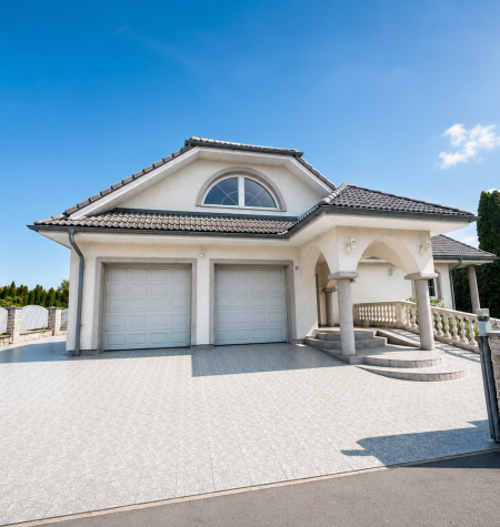 Predaj - romanticá  rodinná vila na pozemku o výmere 1396 m² v Trenčíne, v časti Hanzlíková