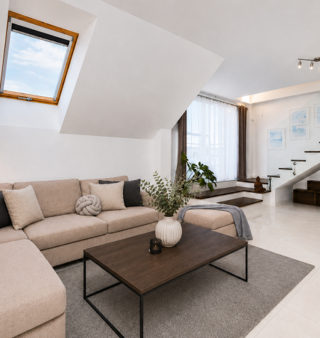 MODERNÝ 3-IZBOVÝ MEZONETOVÝ BYT S BALKÓNOM V CENTRE MESTA PEZINOK