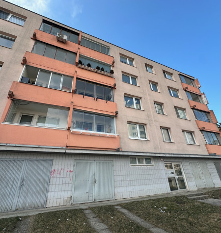 Predaj  garáže - na Homolovej  ulici, v Dúbravke/BA IV o výmere 18.46 m2