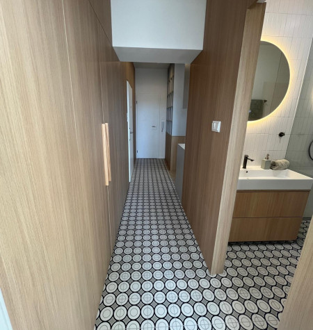VÝNIMOČNÝ 3-IZBOVÝ BYT PO KOMPLETNEJ REKONŠTRUKCII – RIAZANSKÁ ULICA, BRATISLAVA