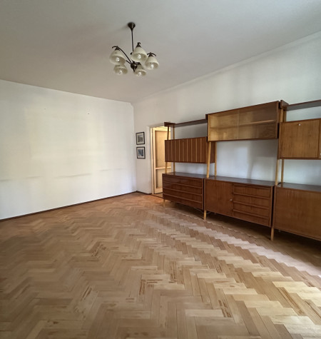 PRIESTRANNÝ 3-IZBOVÝ BYT S VEĽKOU LOGGIOU ORIENTOVANOU DO PARKU,  JADROVÁ UL. , RUŽINOV