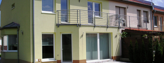 Na PREDAJ rodinný pokoj v srdci Devínskej – krb, záhrada a ticho slepej ulice!
