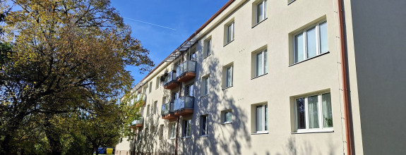 PRÍJEMNÝ 2-IZB.BYT V MESTSKEJ ČASTI TRNÁVKA, TEHLA, NEPRECHODNÉ IZBY