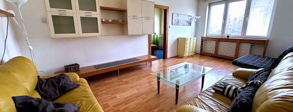 Nadčasový 2-izbový byt po rekonštrukcii v Starom Meste – Obchodná ul.