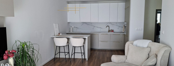 NOVOSTAVBA S PARKOVANÍM - PRÍJEMNÝ 2-IZB.BYT S BALKÓNOM, VKUSNE ZARIADENÝ, UL. Pri vápenickom potoku