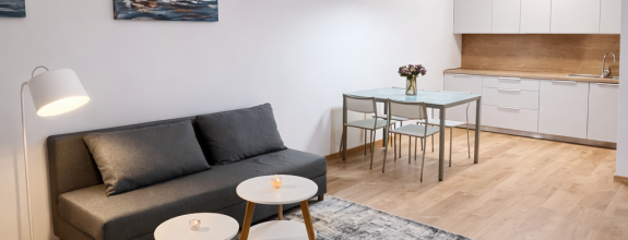 Predaj 2-izbového bytu s loggiou, pivnicou a parkovaním – projekt Zelené Záluhy