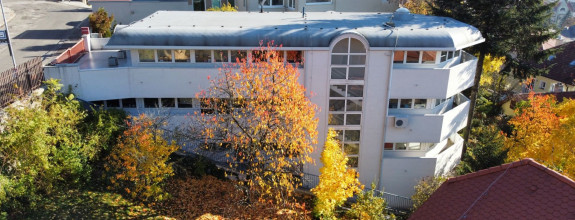 Výnimočná investičná príležitosť pod Slavínom – vila s panoramatickým výhľadom na hrad a centrum Bratislavy
