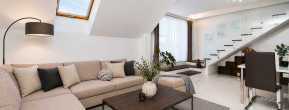 MODERNÝ 3-IZBOVÝ MEZONETOVÝ BYT S BALKÓNOM V CENTRE MESTA PEZINOK